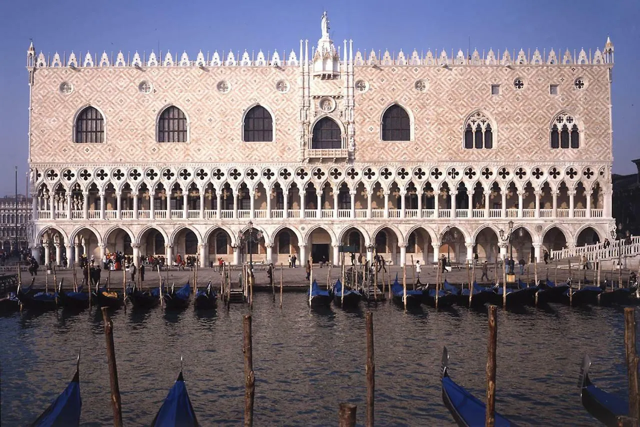 Delicious Apartament Near St. Mark Square Venice